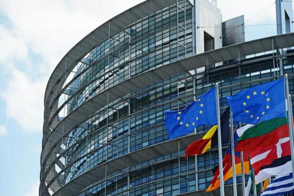 Европарламент отказался запрещать слова «бургер» и «сосиски» для растительных аналогов мяса