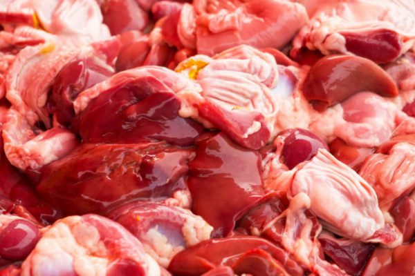 Производство мяса и субпродуктов домашней птицы на Среднем Урале снизилось на 17,9%